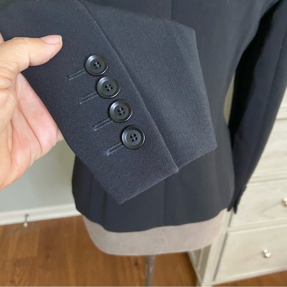 MaxMara Classic Wool Blazer, one button, black, Size 8 - Picture 7 of 8